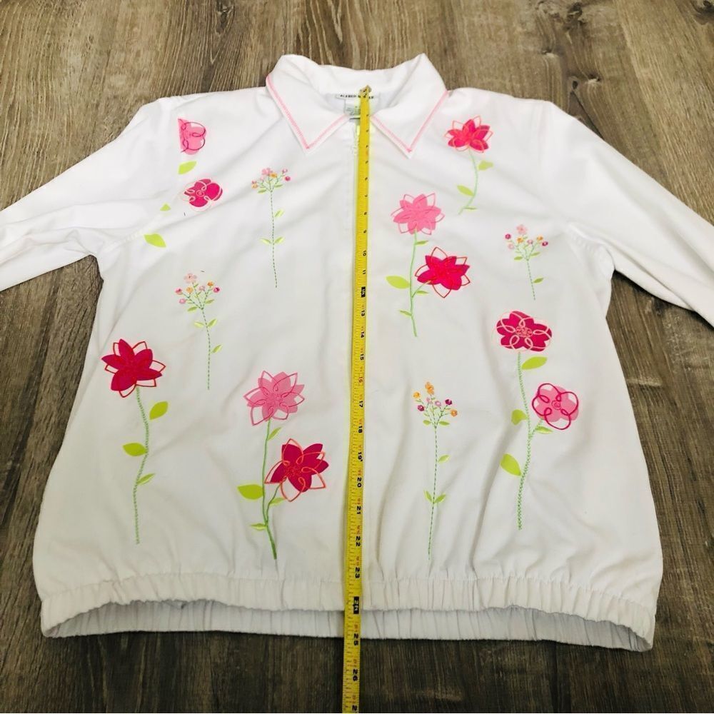 Alfred Dunner White Floral Beaded Long Sleeve Lightweight Zip Up Jacket Sz Small - Picture 10 of 10